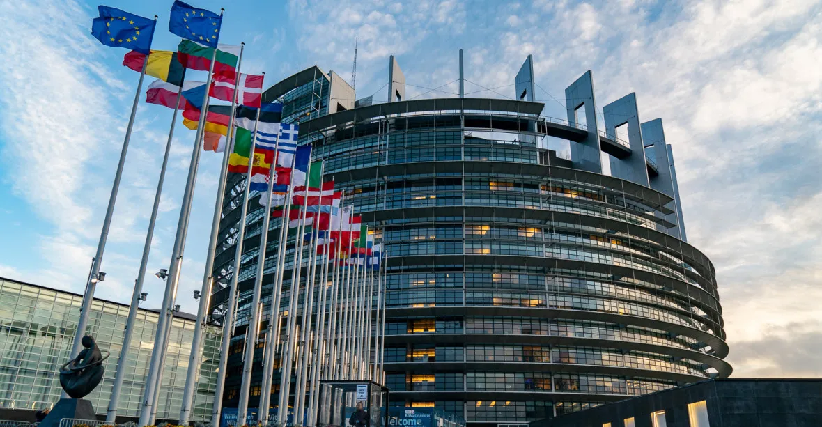 Krize s energiemi může ukončit nesmyslné stěhování europarlamentu. Němci chtějí šetřit