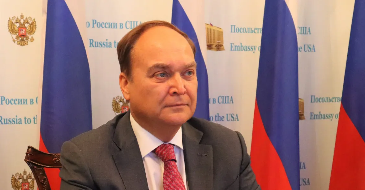 Další pomoc USA Ukrajině zvyšuje hrozbu konfliktu, varuje ruský velvyslanec