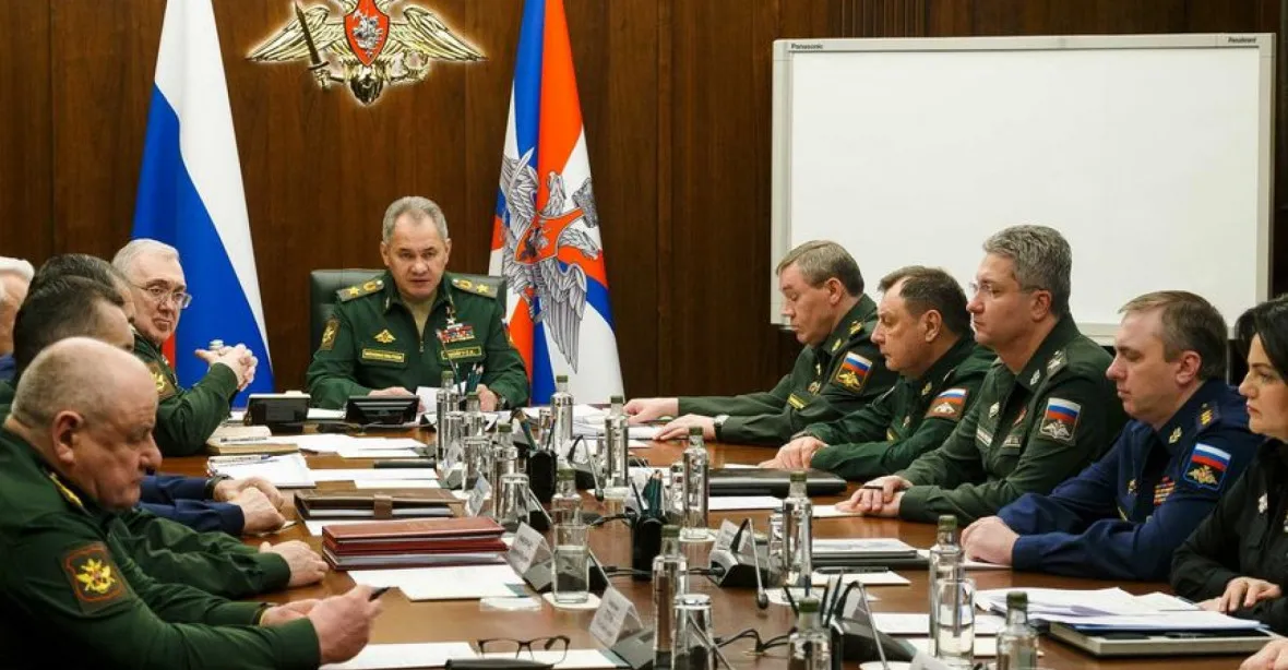 Ruské velení pod palbou kritiky. Lídr okupantů z Chersonu vyzval Šojgua k sebevraždě