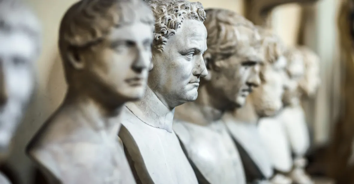 Turista ve Vatikánu vzteky rozbil vzácné busty. Chtěl vidět papeže