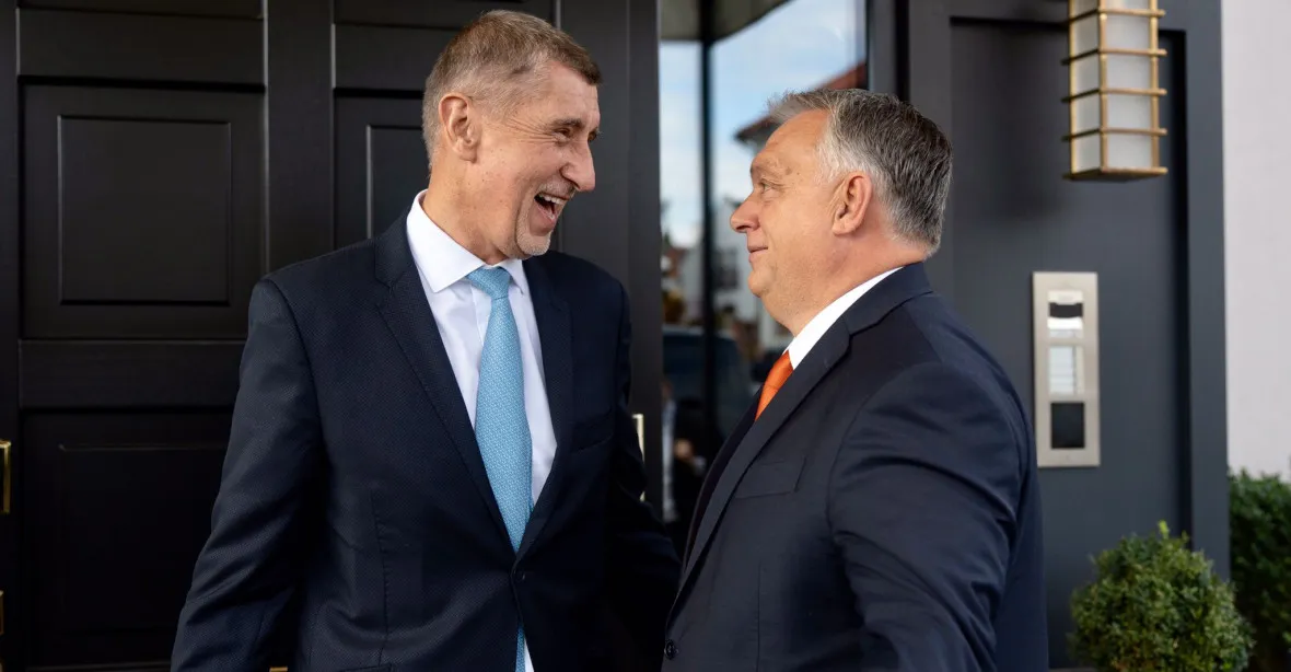 Orbán přišel na Twitter a ptal se po Trumpovi. Místo něj se ozval jen Babiš