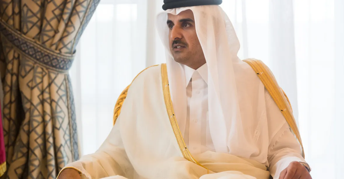 Katarský emír se sešel s Putinem. Je hrdý na vztah s Ruskem