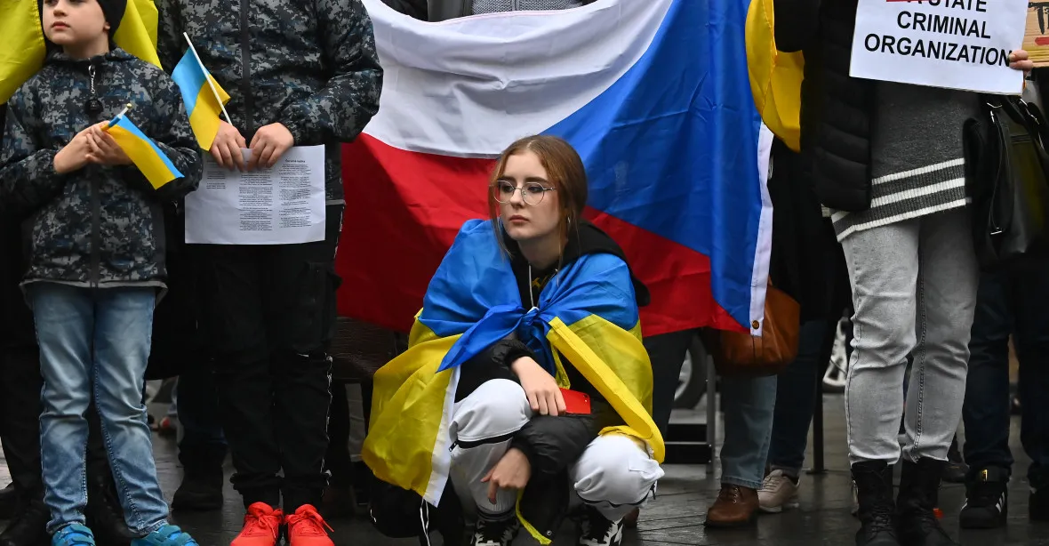 GALERIE: Na akci k podpoře Ukrajiny dorazily na Václavské náměstí stovky lidí