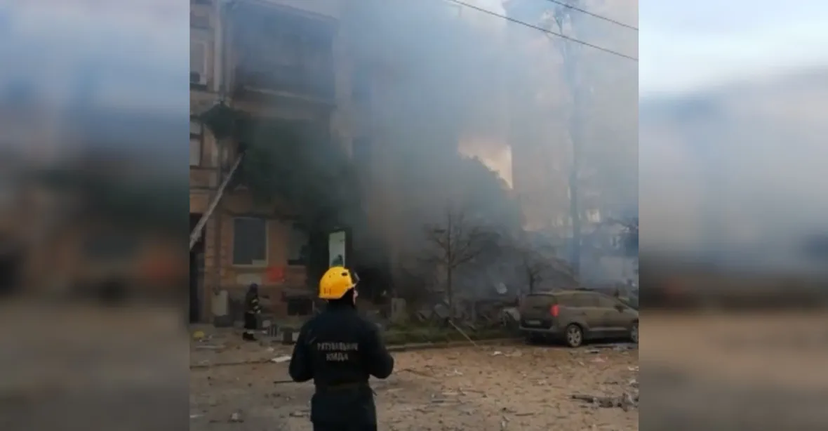 Kyjevem nad ráno otřáslo několik explozí. Ruské sebevražedné drony zabily tři lidi