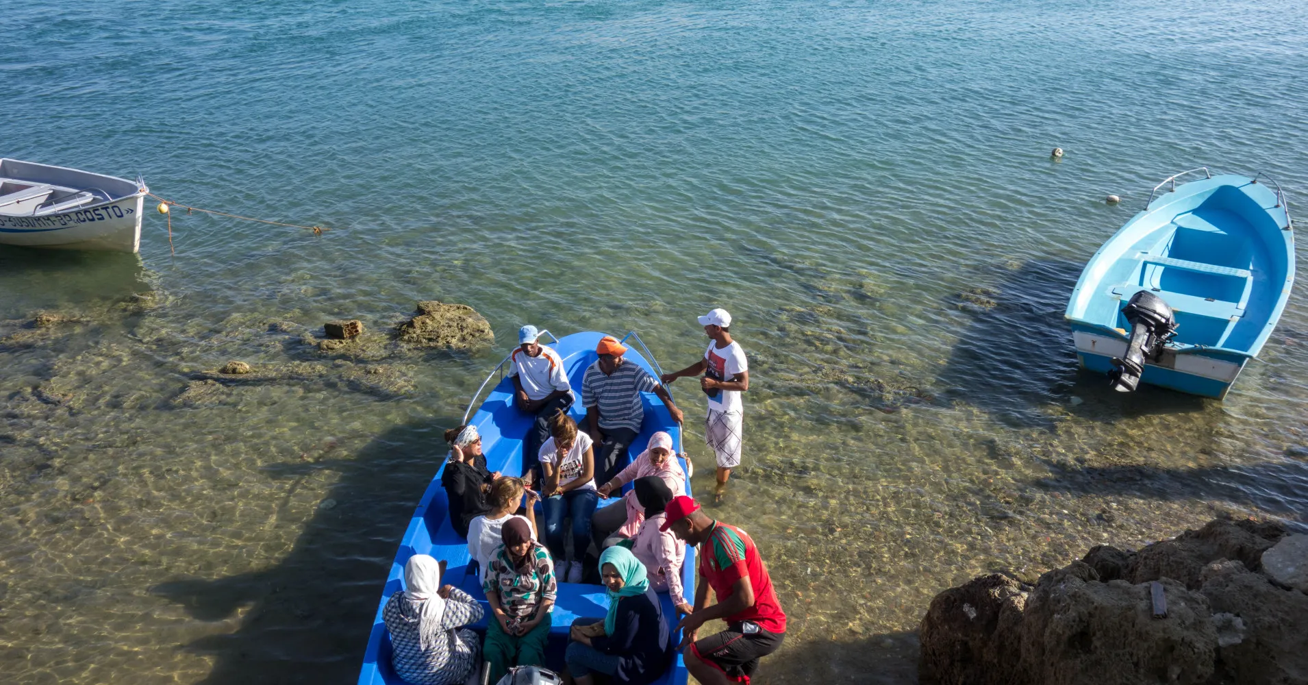 I greci hanno soccorso in mare 75 migranti, altri 300 autorizzati a sbarcare in Italia