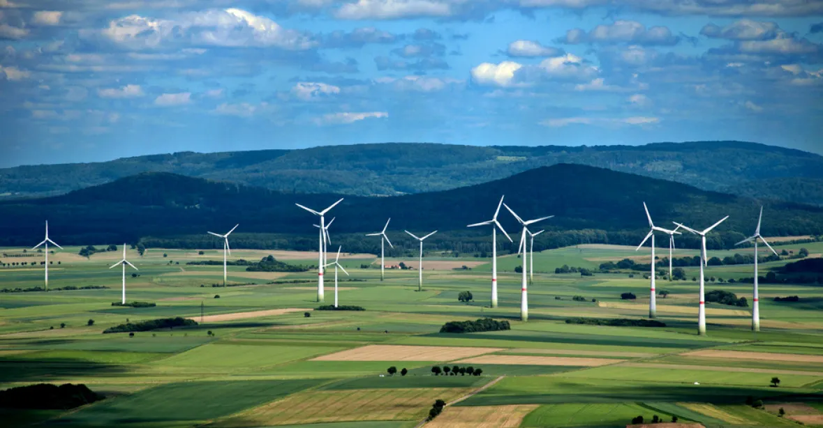 Německý paradox: teď bourají větrné turbíny, aby bylo místo na uhelný důl
