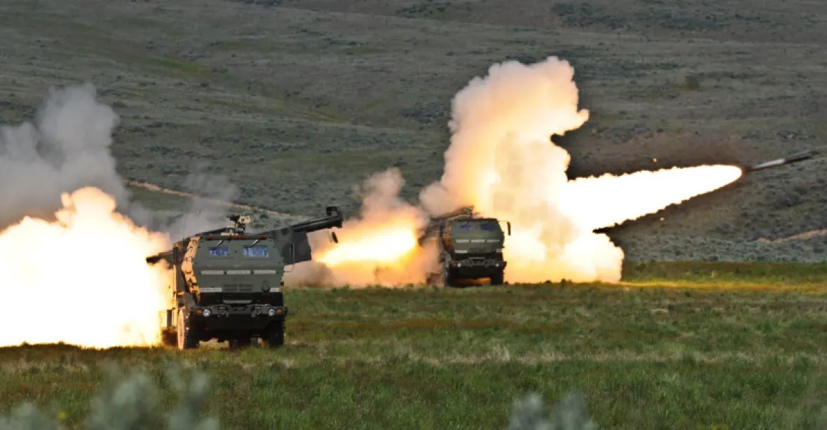Ukrajina dosáhla na jihu dělostřelecké převahy. Díky moderním zbraním Západu