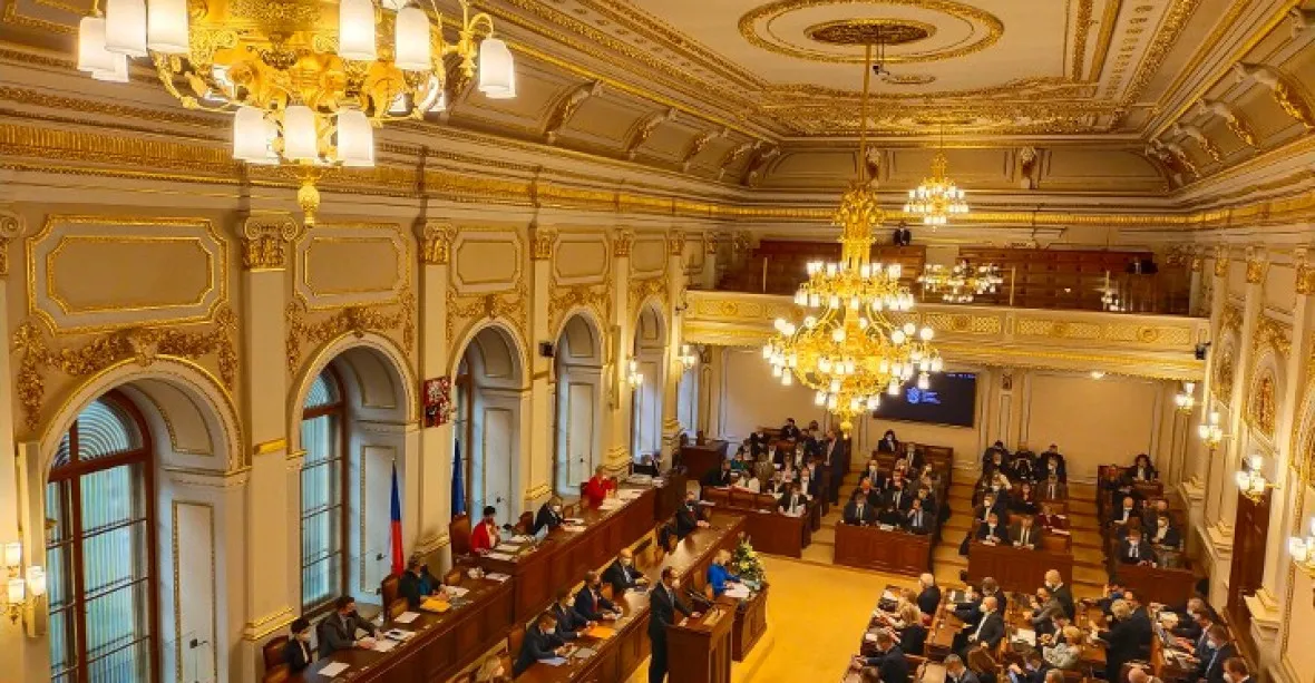 Třetinu radních ČT a ČRo má volit Senát, rozhodla sněmovna po dlouhé diskuzi