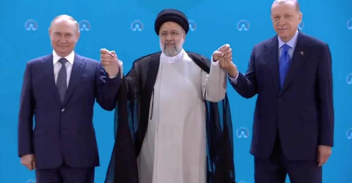 Írán, ruský vzor. Naučí Putina, jak obcházet sankce na ropu a plyn