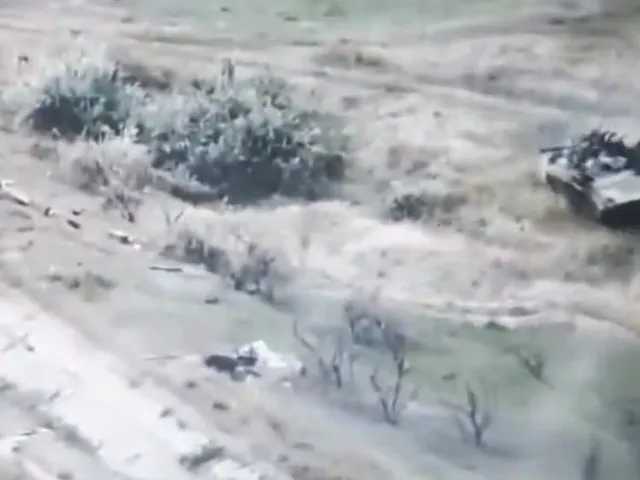 VIDEO: Bleskový útok zaskočil Rusy. Jejich přesila utíkala před oddílem Ukrajinců