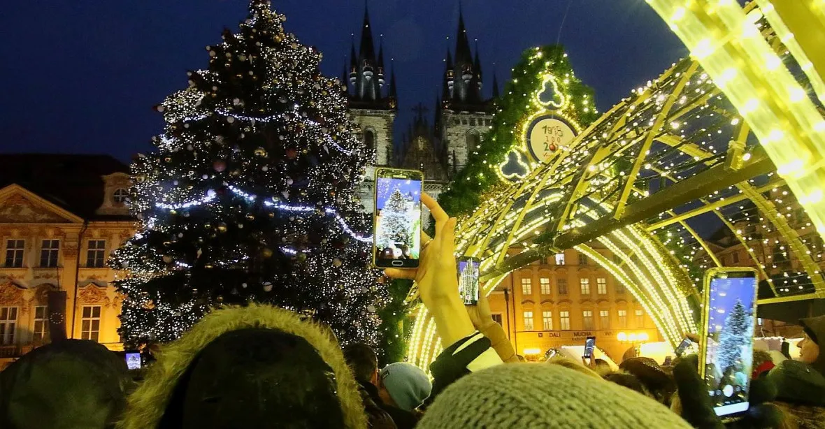 „Zimní říše divů.“ CNN zařadila vánoční trhy v Praze k nejlepším na světě