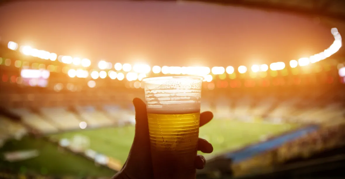 „My chceme pivo“, skandovali ekvádorští fanoušci během zápasu proti Kataru