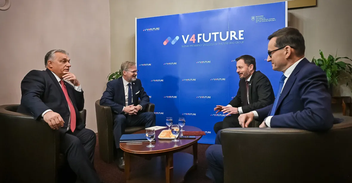 Premiéři V4 se shodli na společné podpoře Ukrajiny. Souhlasil i Orbán