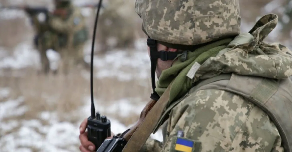 Ukrajinci dál odráží útoky na Donbasu. Hlásí stovky mrtvých Rusů za den