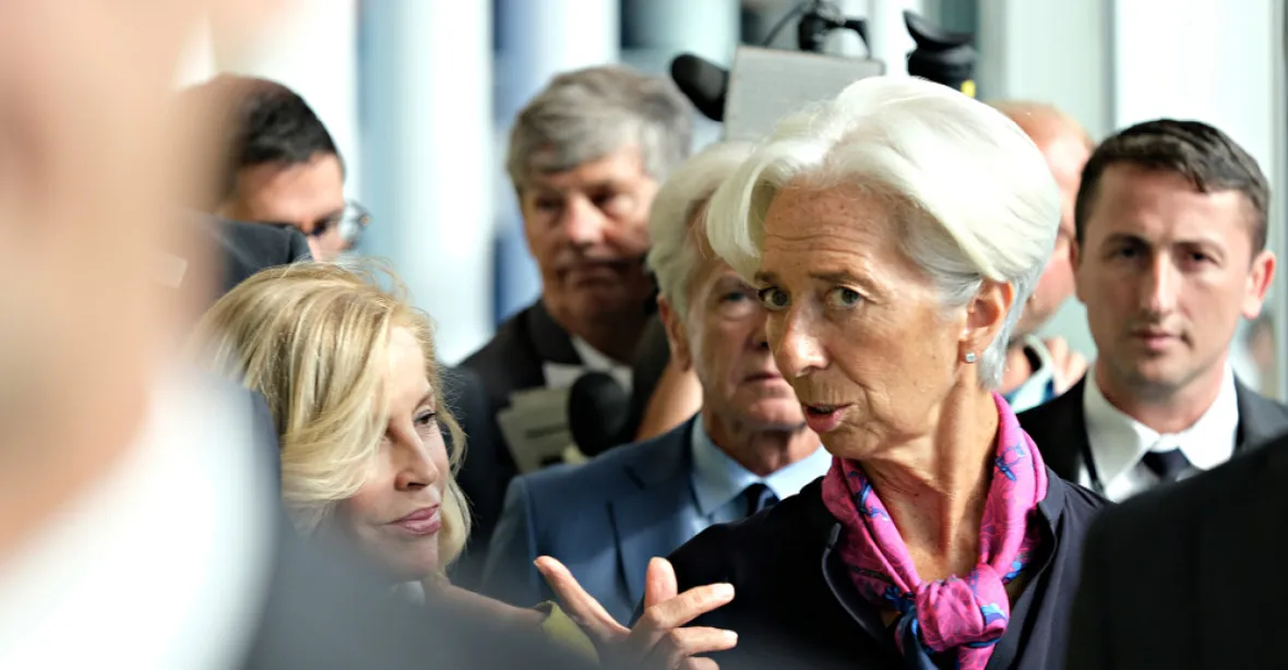 Inflace v eurozóně ještě nedosáhla vrcholu, domnívá se šéfka ECB Lagardeová