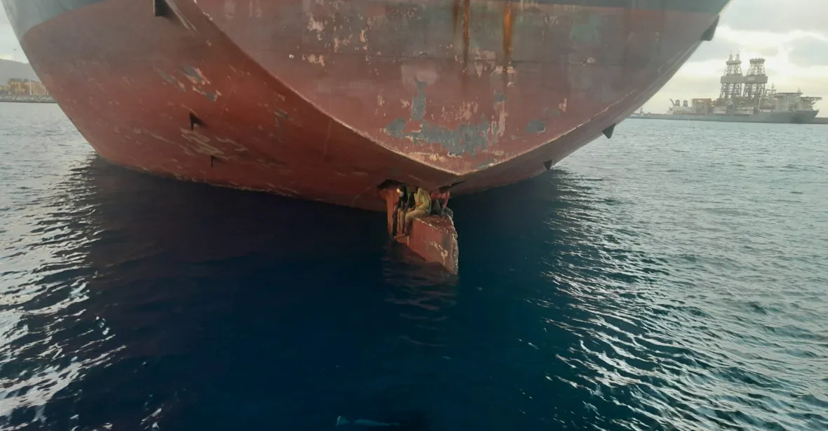 Tři migranti se plavili na kormidle tankeru. Plul 11 dní z Lagosu do Las Palmas