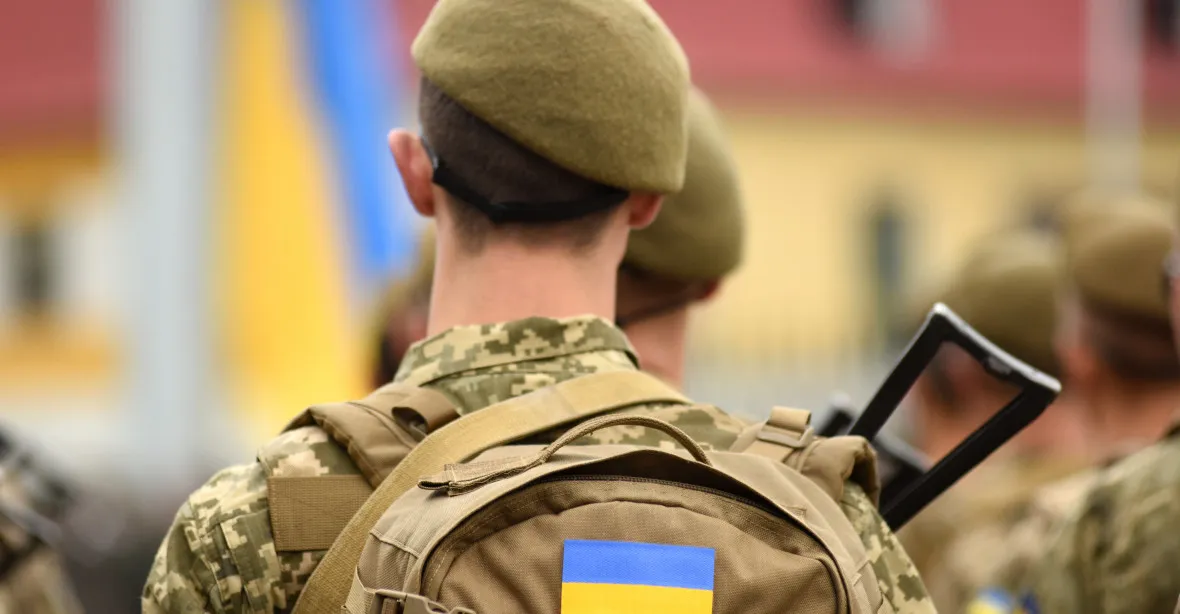 Výcvik ukrajinských vojáků v Česku má od poslanců zelenou. Přijede jich až osm set