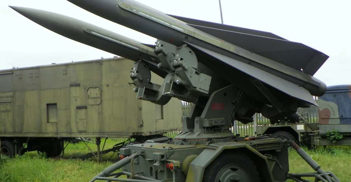 První protivzdušné rakety Hawk na Ukrajině. Získala je ze Španělska