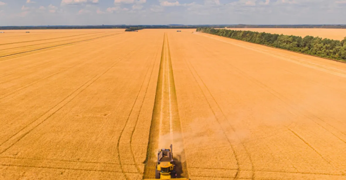 Rusko sklidilo na Ukrajině pšenici za miliardu dolarů, tvrdí NASA
