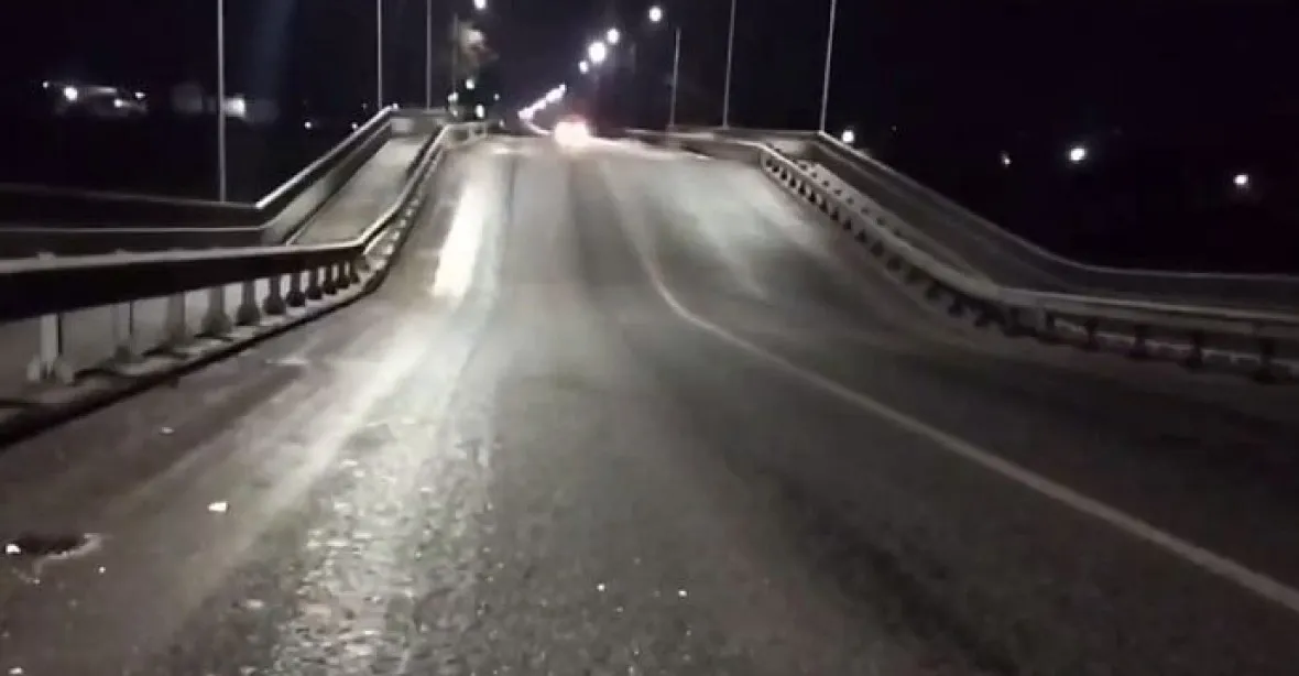 VIDEO: Partyzáni vážně poškodili most u Melitopolu. Tanky už přes něj nemůžou