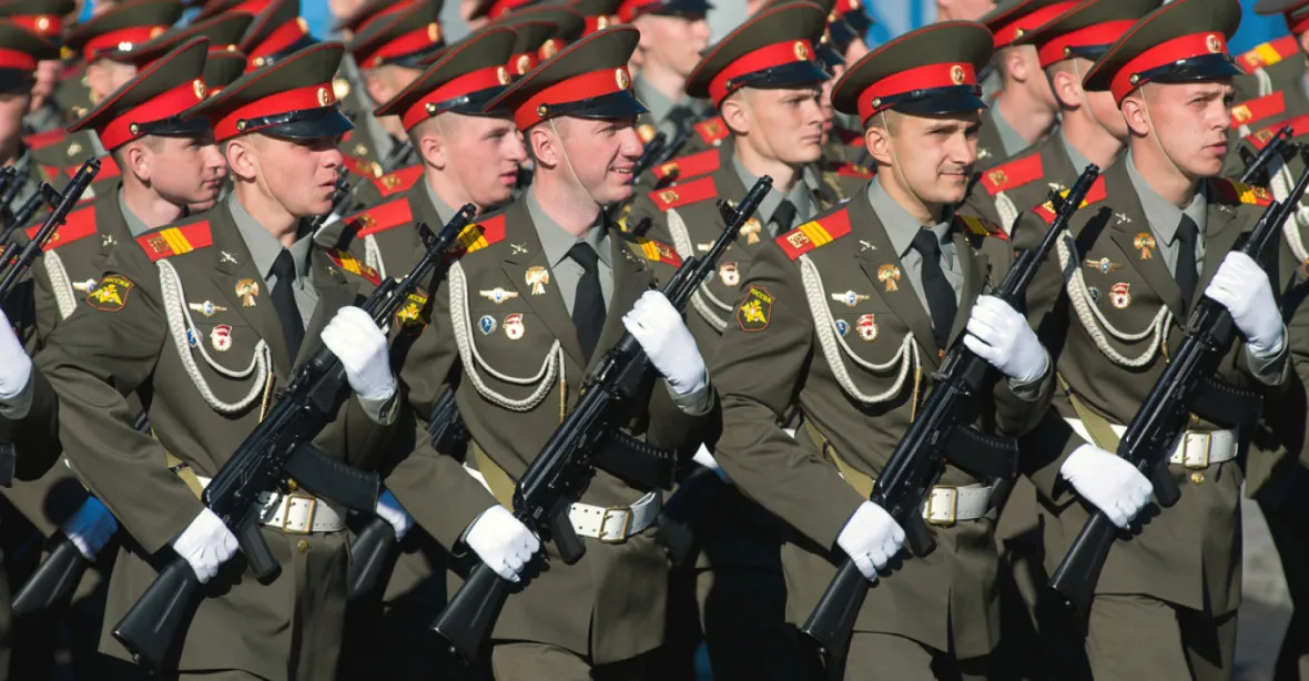 Estonská tajná služba: Rusko má lidské i zbrojní kapacity pro válku nejméně na další rok