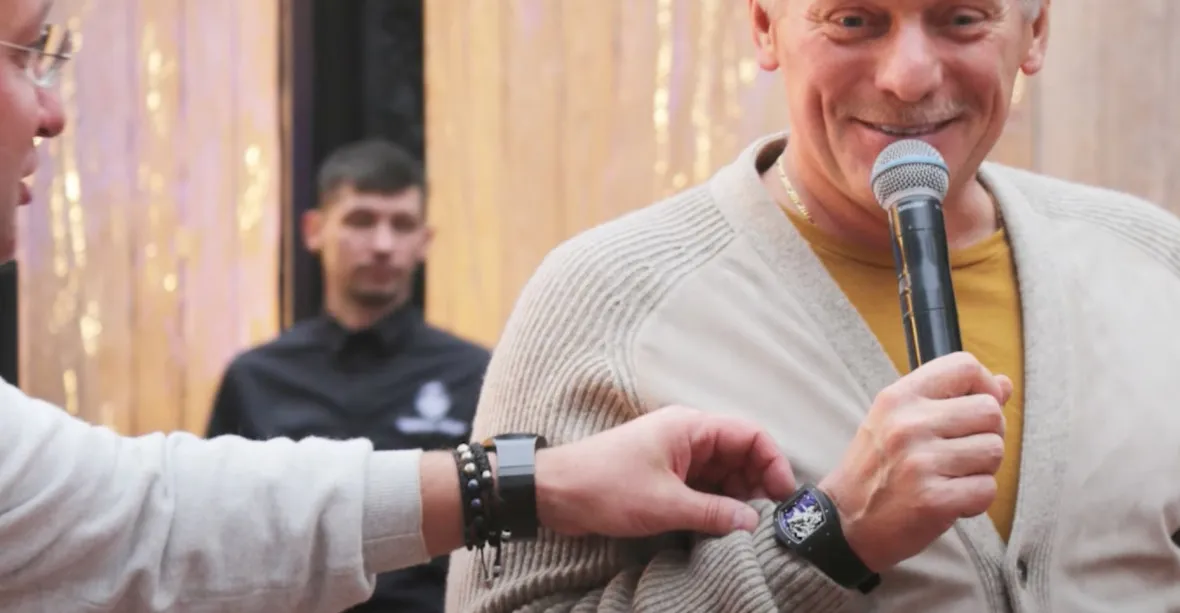 Ruský pohlavár zakrýval Peskovovi hodinky za miliony. „Jeden miliardář kryje druhého“