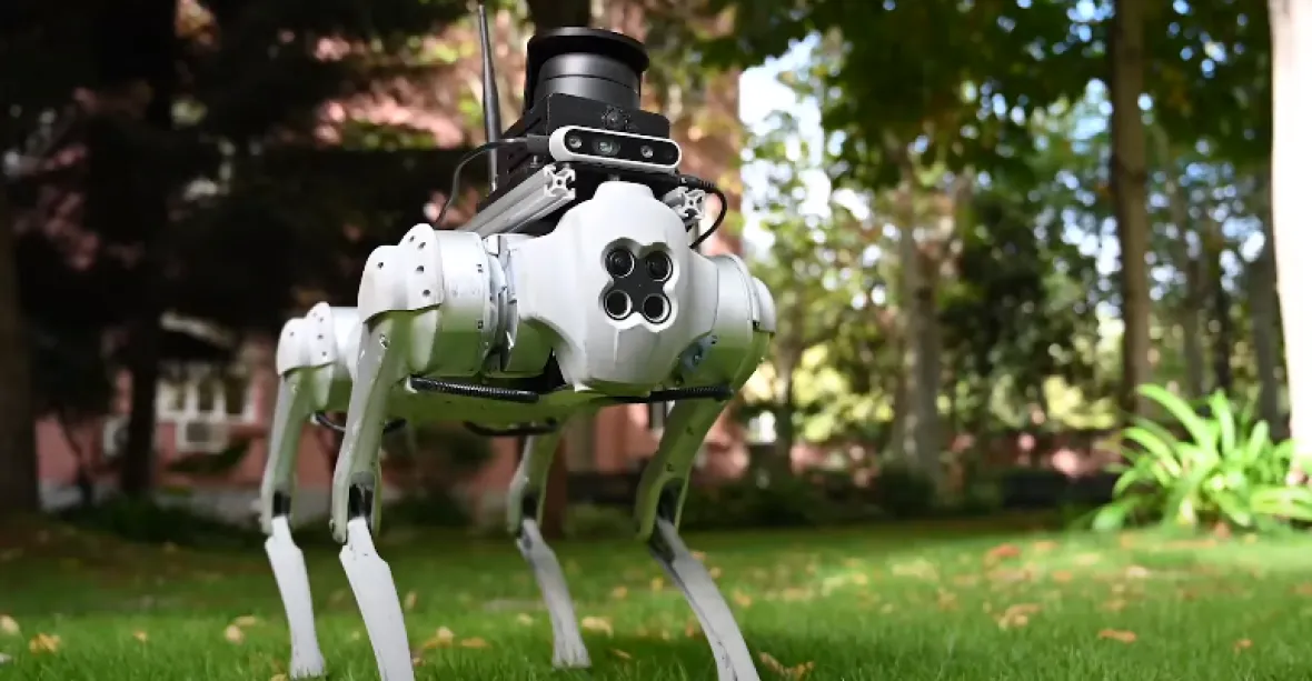 VIDEO: Španělé představili robotického slepeckého psa. Umí navigovat či rozpoznávat tváře a předměty