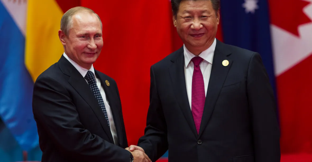 Putin pozval čínského prezidenta do Moskvy. Telefonát trval osm minut