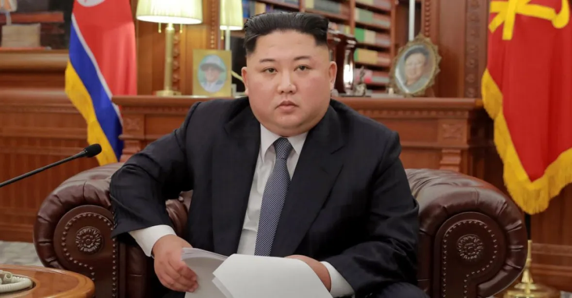 Kim Čong-un nařídil vývoj nové mezikontinentální rakety a s dcerou zkontrolovali odpalovací systémy