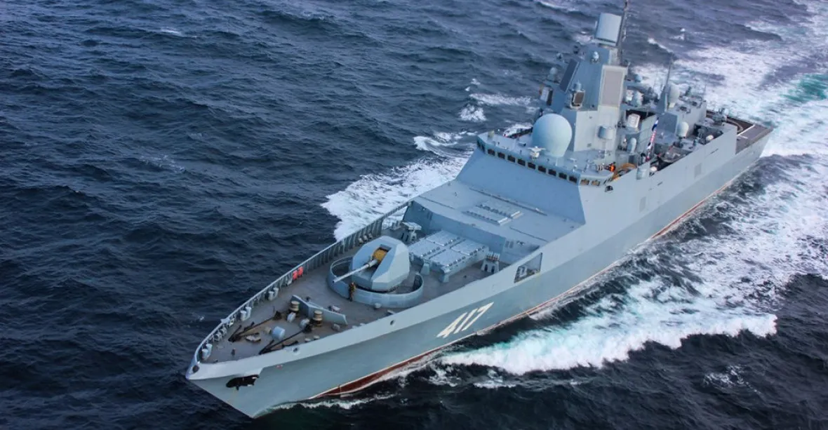 Nová ruská fregata Admirál Gorškov s hypersonickými střelami Zirkon míří do Středozemního moře