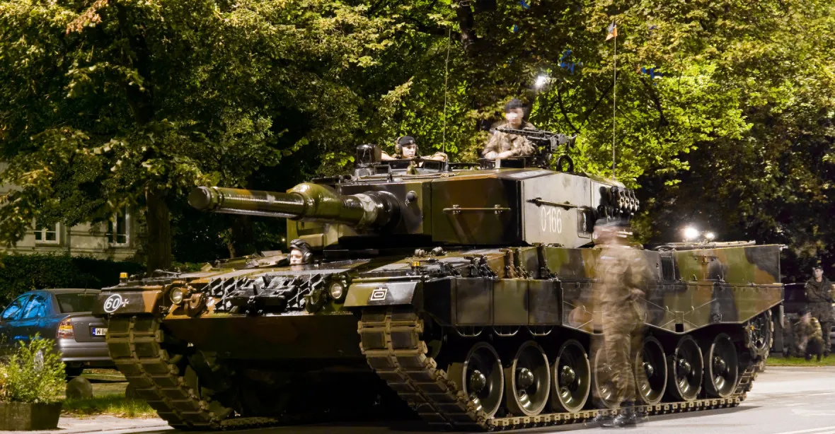 Nepřežijeme bez tanků z Německa, zoufá si Ukrajina. „Počkejte rok,“ vzkázal výrobce