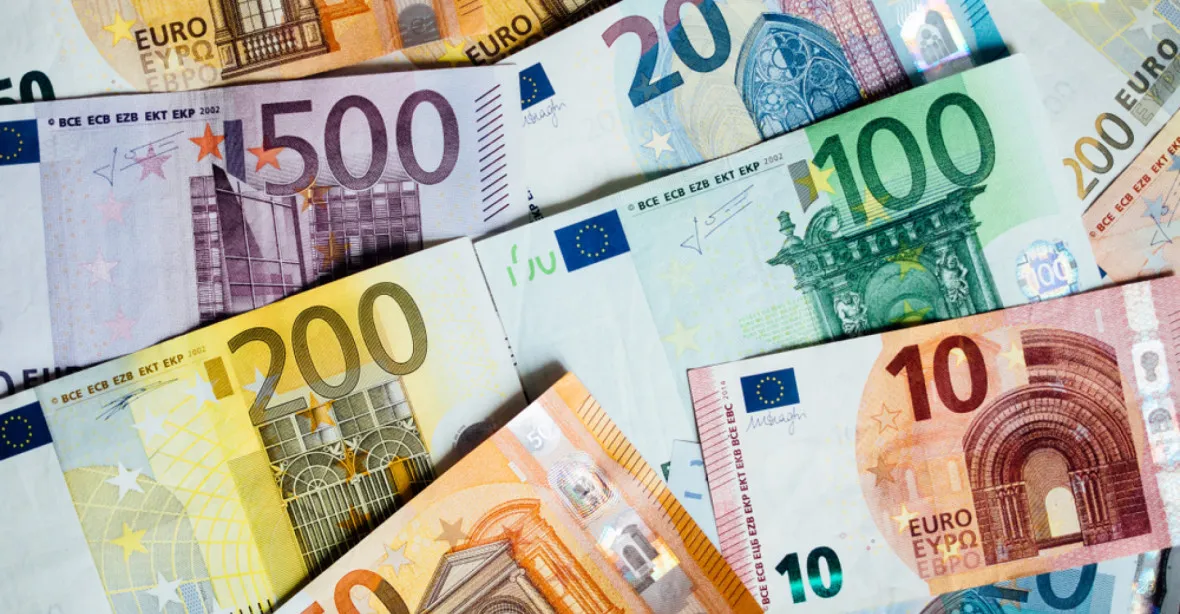 Muž si v tiskárně nechal vyrobit eura za 41 milionů korun. Prý jako reklamní předměty