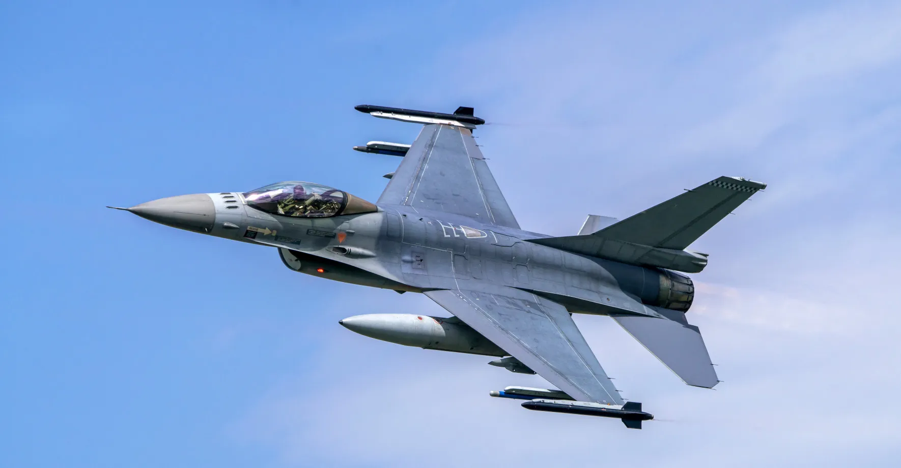 Ve hře jsou stíhačky F-16 pro Ukrajinu. Podle Nizozemců „neexistují žádná tabu“