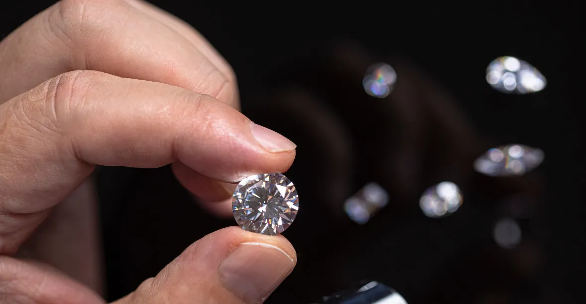 Ruské diamanty ztrácejí jiskru. Belgický premiér chce zastavit jejich dovoz na Západ