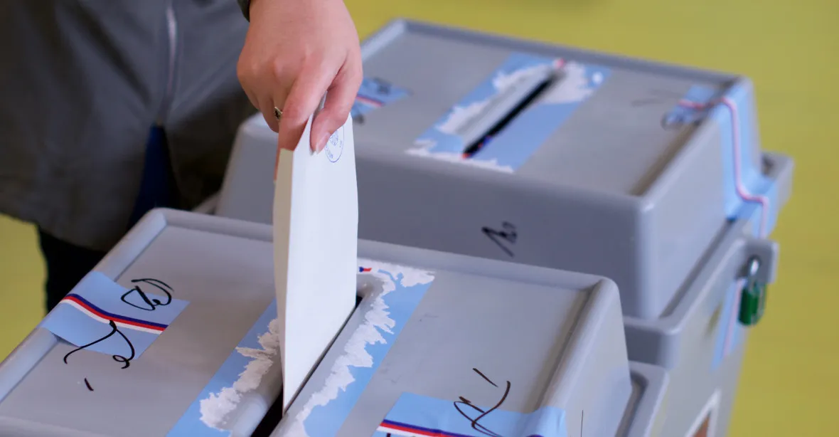 Nové volby podle Rakušana: hlasovat se bude jen v pátek, počet okrsků se zmenší
