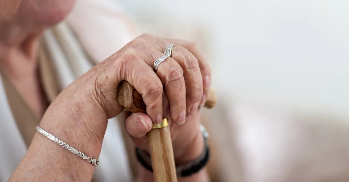 Umění odejít do důchodu. S rokem 2024 může čekat nové důchodce „propad“