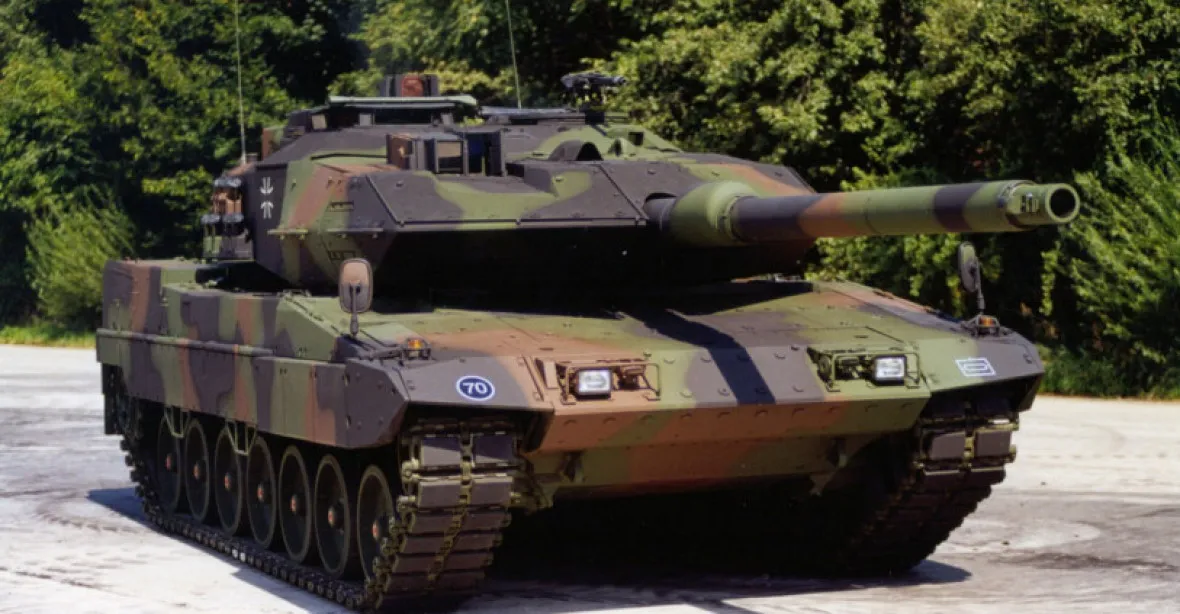Kanada poslala letadlem Ukrajině první tank Leopard 2