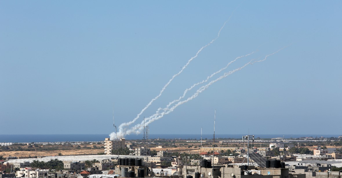 Izraelská armáda zneškodnila několik raket z pásma Gazy