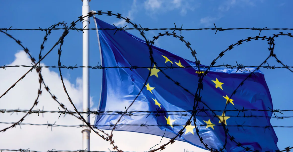 Česko a dalších 14 zemí vyzvalo Brusel k financování plotů na hranicích