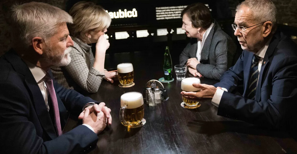 Pavel se s rakouským prezidentem sešel v restauraci. „Je to zdvořilostní návštěva“