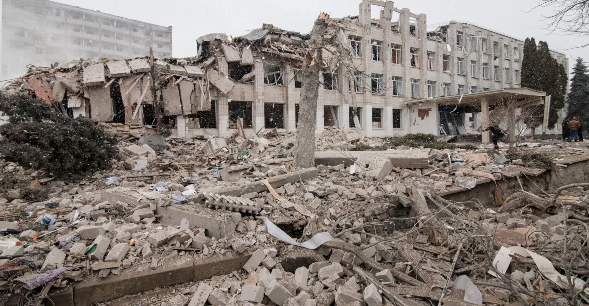Ukrajina hlásí masivní vzdušné údery z Ruska, ve městech hřměly exploze
