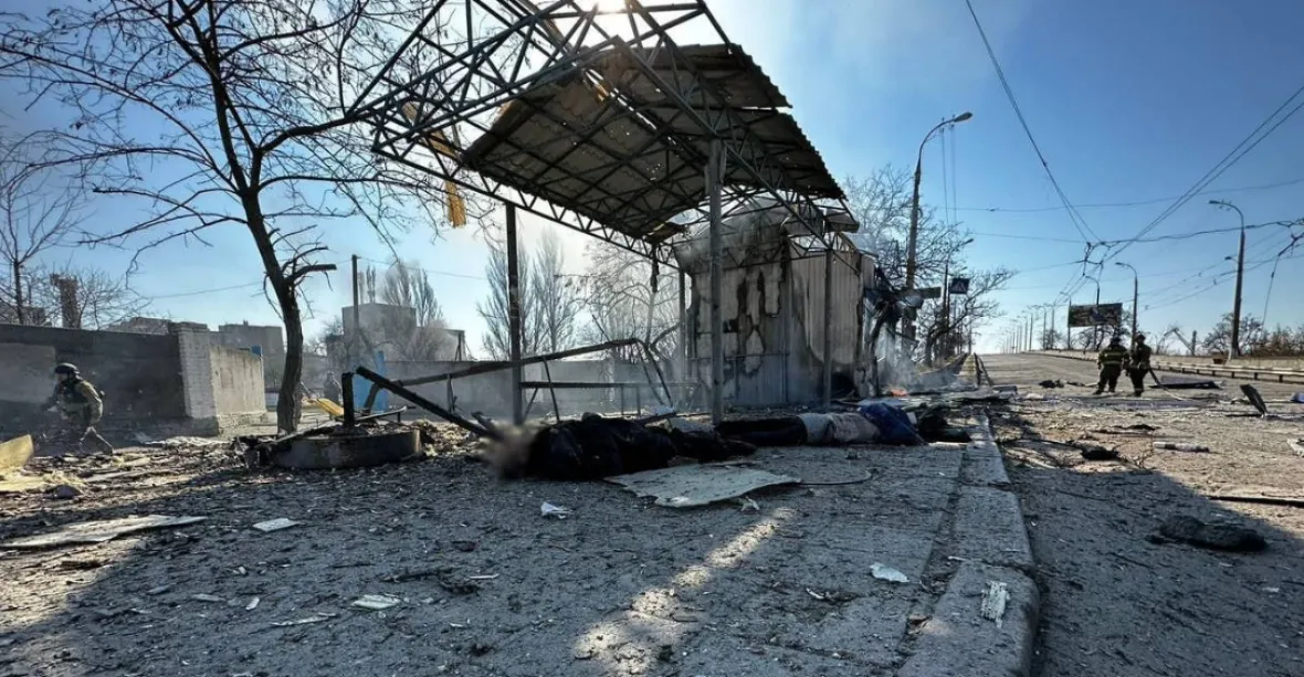 9 mrtvých civilistů na Ukrajině. Rusko označilo raketový útok za odvetu