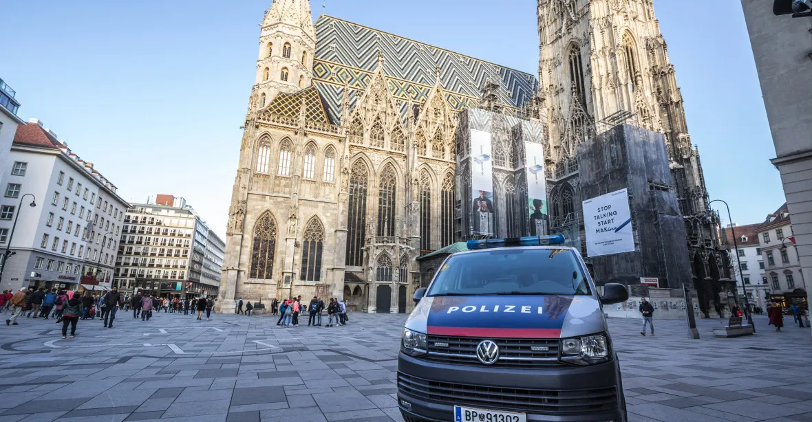 Vídeň se bojí islamistického útoku. Posílila hlídky u kostelů i na dalších místech