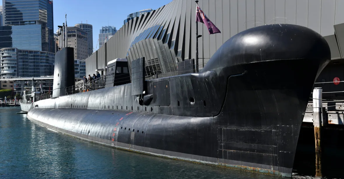 „Nejhorší nákup v historii“, tvrdí expremiér o ponorkách za pět bilionů pro Austrálii