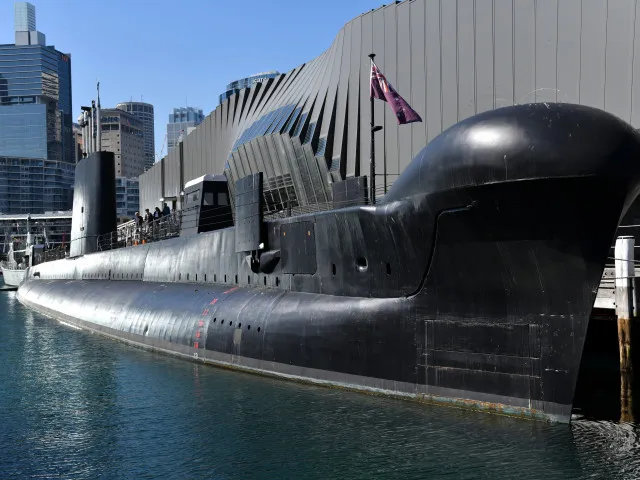 „Nejhorší nákup v historii“, tvrdí expremiér o ponorkách za pět bilionů pro Austrálii