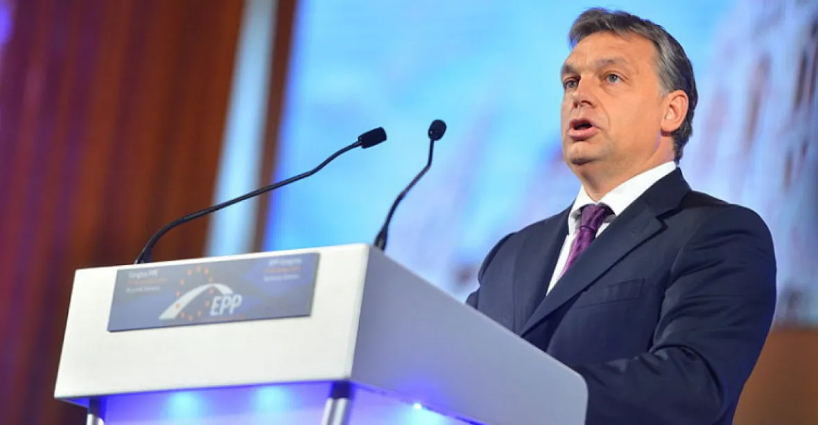 Země EU jsou blízko diskuze o vyslání mírových sil na Ukrajinu, řekl Orbán