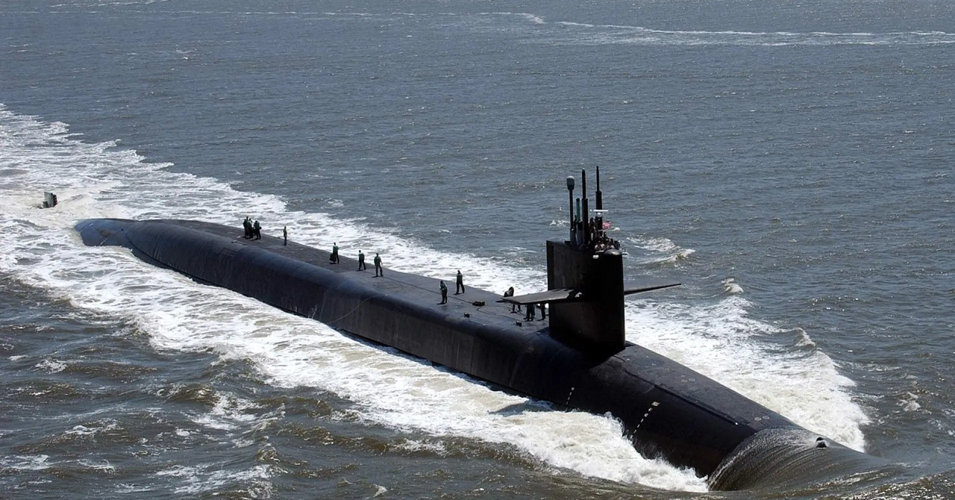 Florida nuclear submarine sailed through Suez.  The United States is making a show of force against Iran