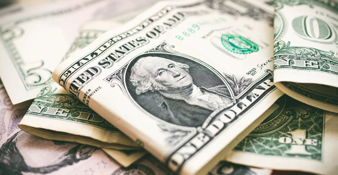 Světová nadvláda dolaru v ohrožení. Podkopávají ji sankce, řekla ministryně Yellenová