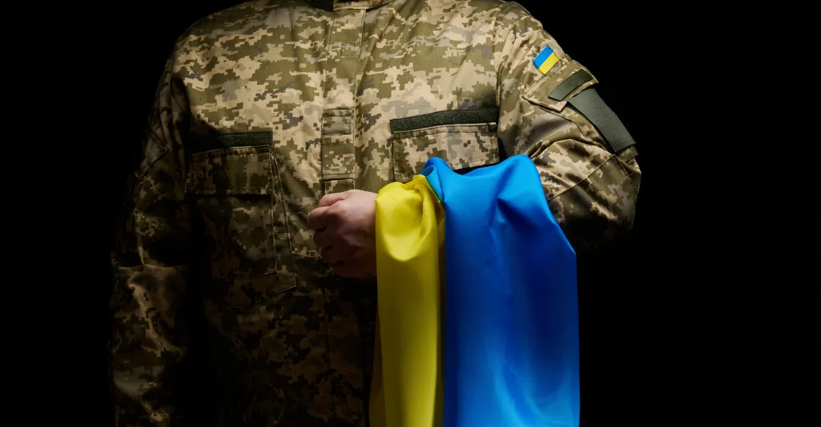Na 7000 ukrajinských vojáků je nezvěstných. Snad jsou v zajetí, doufá Kyjev