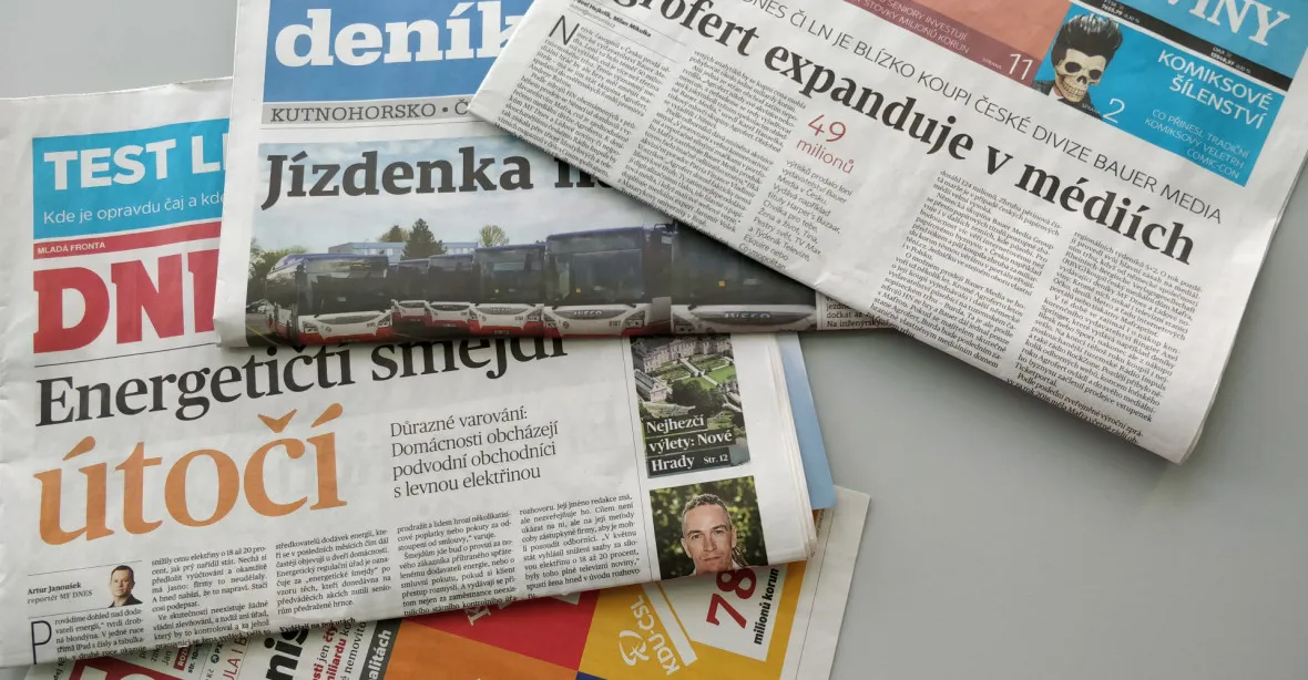 Bída českých médií. Rostou slovní i fyzické útoky na novináře, varuje zpráva